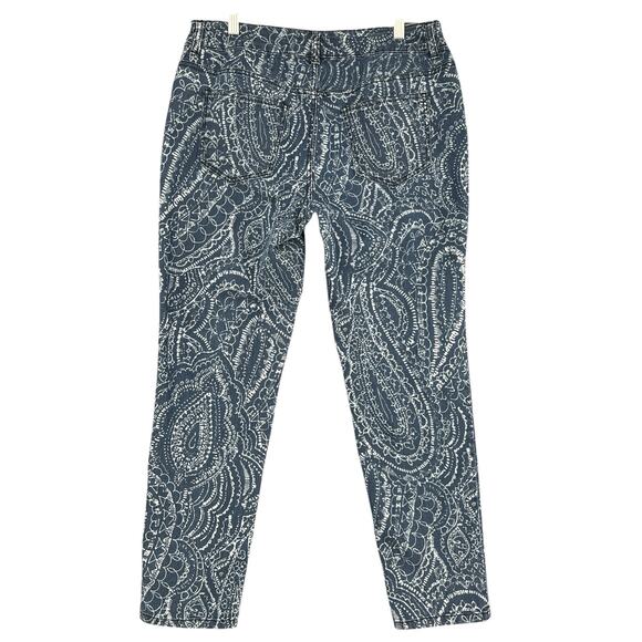 Chico's Platinum Denim Paisley Print Button Pockets Jeans Size 8 / Medium (1) - Picture 2 of 7